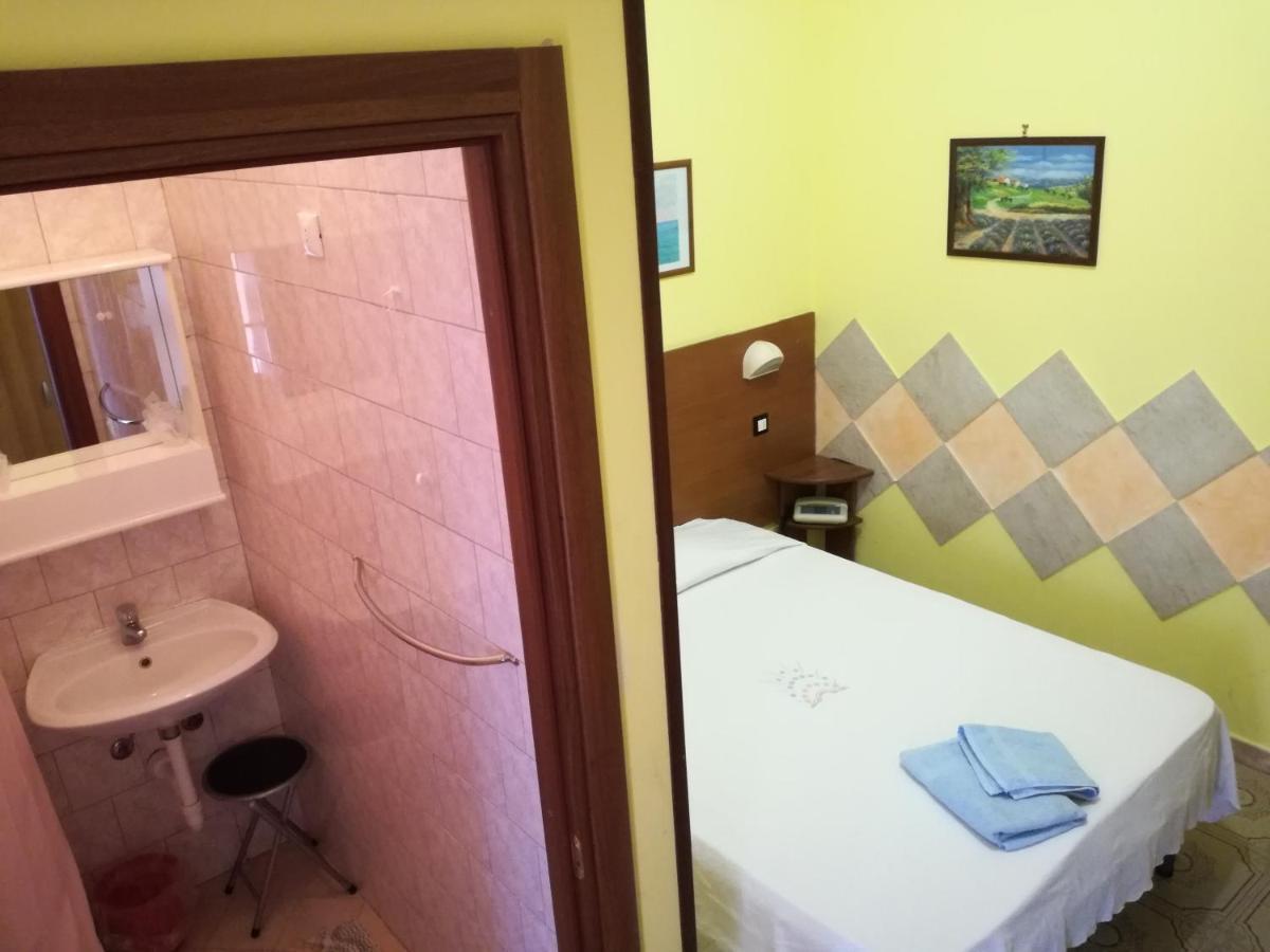 Albergo Al Castello Millesimo Екстериор снимка