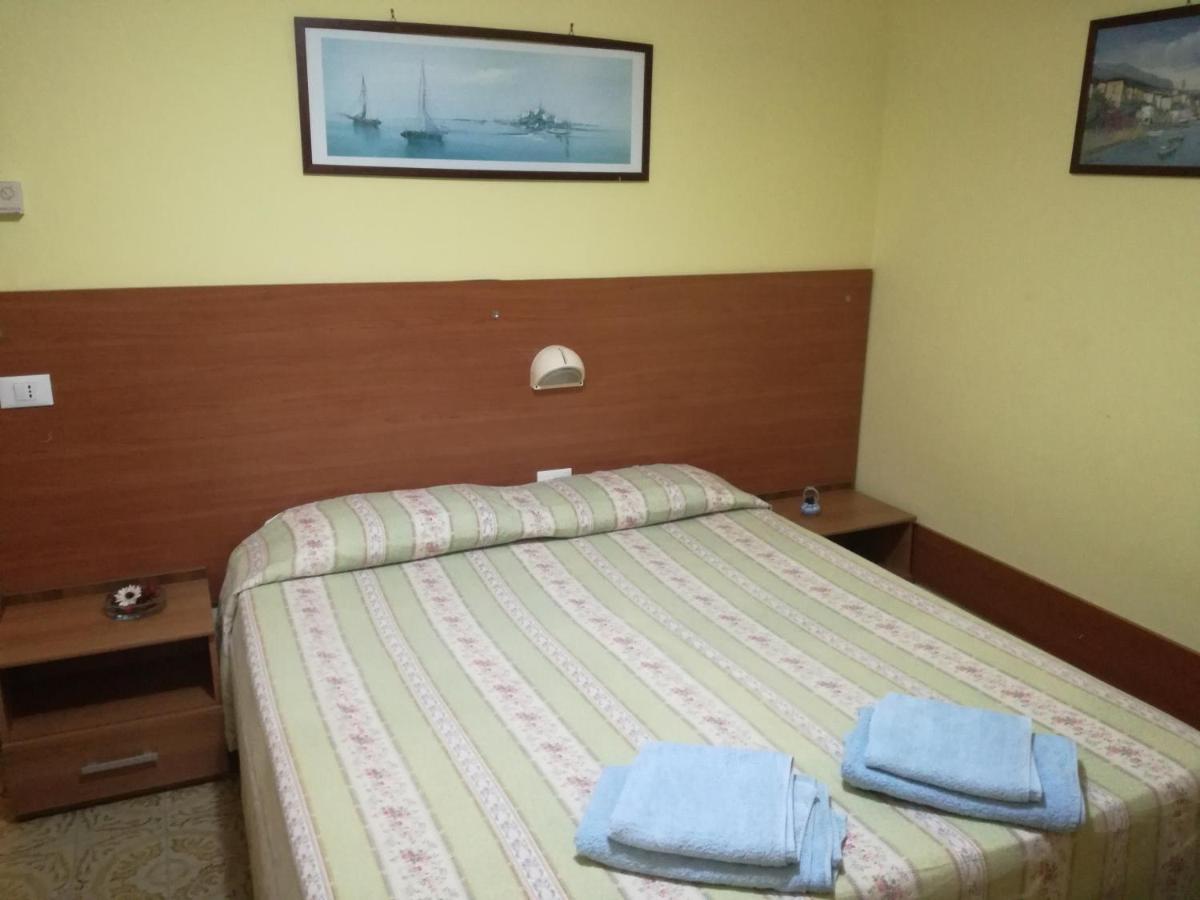 Albergo Al Castello Millesimo Екстериор снимка